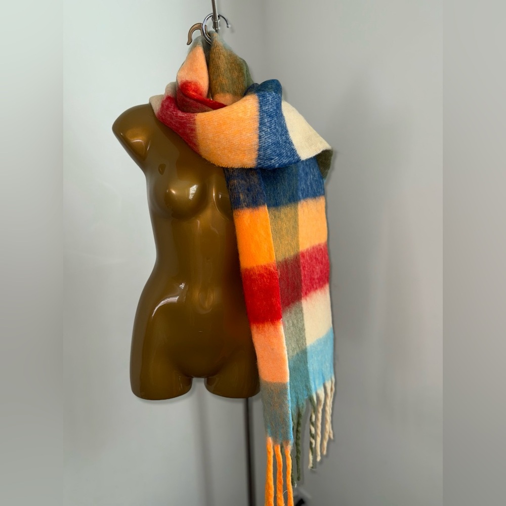 🧣 Colorful Oversized Checkered Scarf – Cozy Fringe Detail